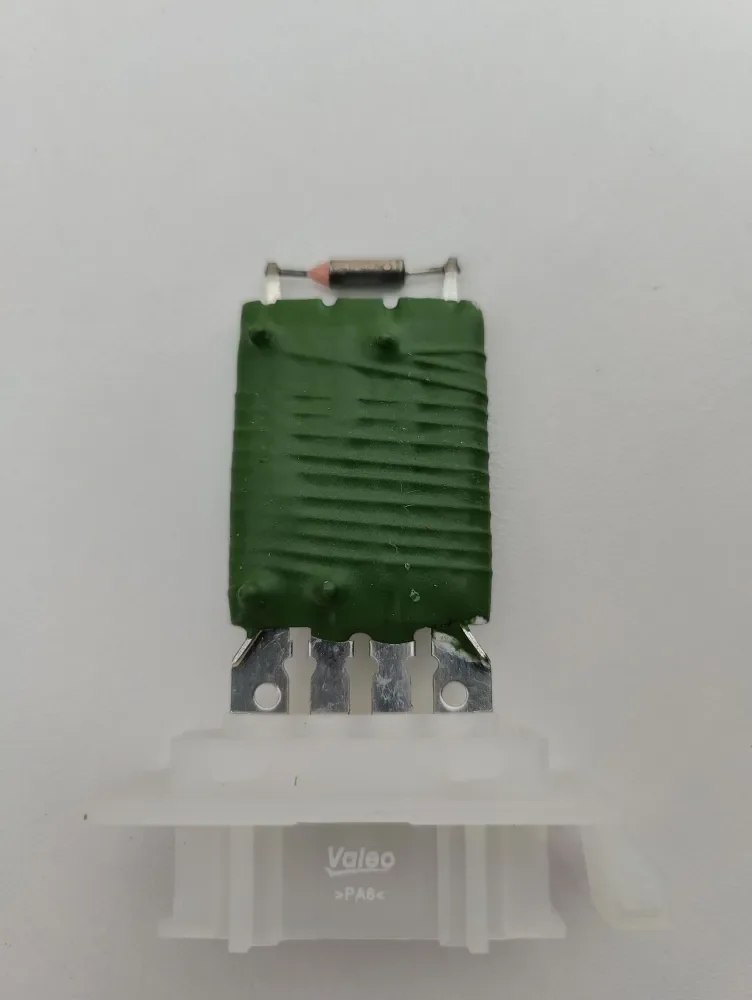 Резистор печки Логан